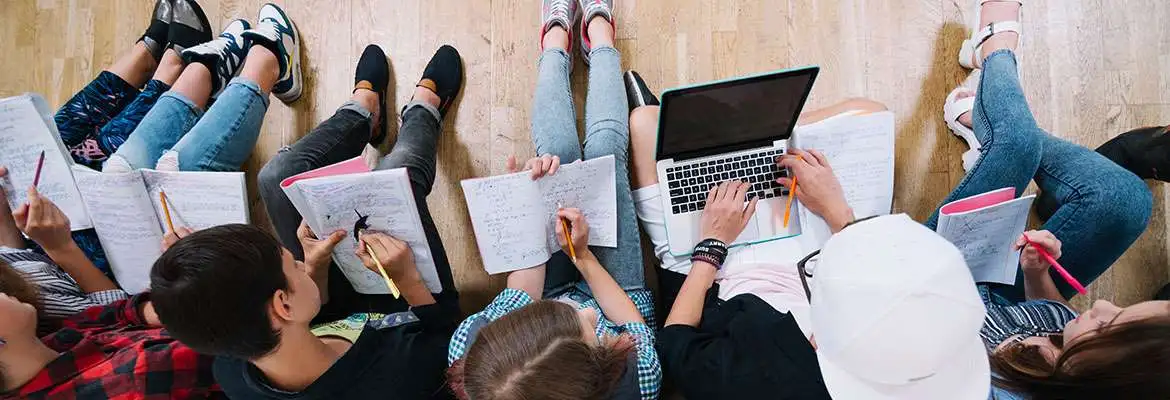 Alfabetização de Jovens e Adultos Alfabetização de Jovens e Adultos