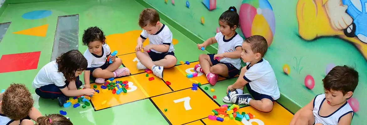 Educação Física Escolar - Jogos e Brincadeiras Educação Física Escolar - Jogos e Brincadeiras