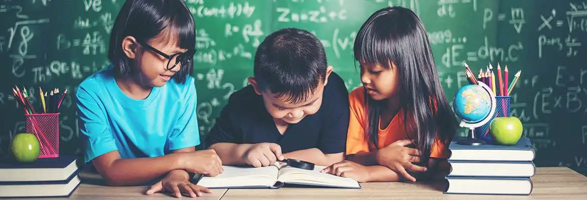 Atividades com Crianças Atividades com Crianças