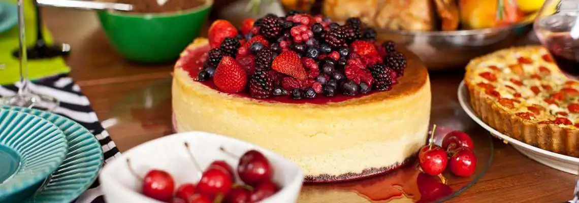 Picolés Recheados, Tortas Doces e Salgadas Picolés Recheados, Tortas Doces e Salgadas